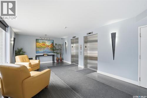 701 902 Spadina Crescent E, Saskatoon, SK - Indoor Photo Showing Living Room