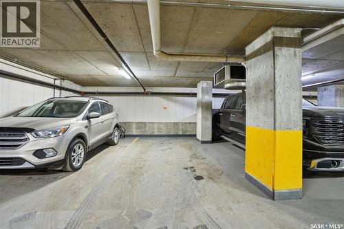 701 902 Spadina Crescent E, Saskatoon, SK - Indoor Photo Showing Garage