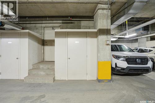 701 902 Spadina Crescent E, Saskatoon, SK - Indoor Photo Showing Garage