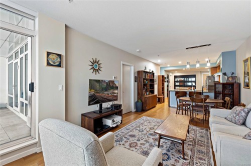 C02-38 Front St, Nanaimo, BC - Indoor Photo Showing Living Room