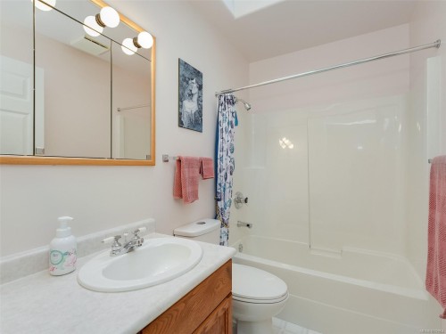13 Eagle Lane, View Royal, BC 