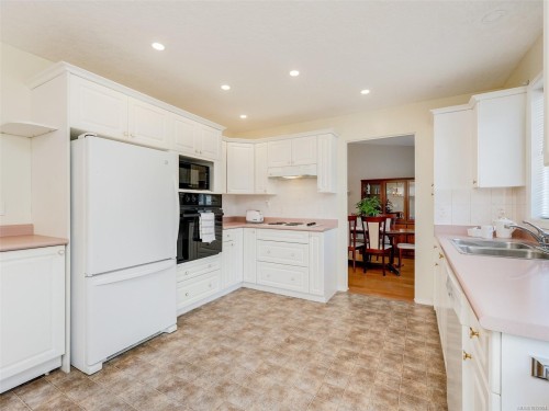 13 Eagle Lane, View Royal, BC 