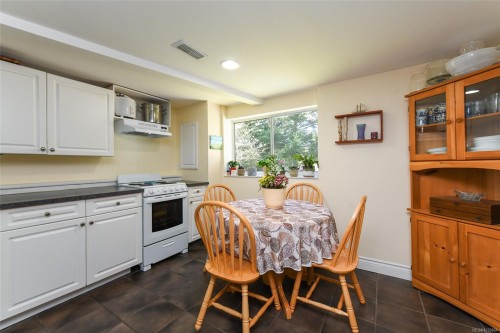 280 Glacier View Dr, Comox, BC 