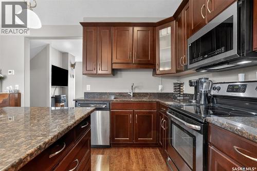 1036 Willowgrove Crescent, Saskatoon, SK - Indoor Photo Showing Kitchen