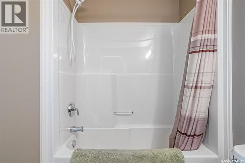 1036 Willowgrove Crescent, Saskatoon, SK - Indoor Photo Showing Bathroom
