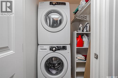 1036 Willowgrove Crescent, Saskatoon, SK - Indoor Photo Showing Laundry Room