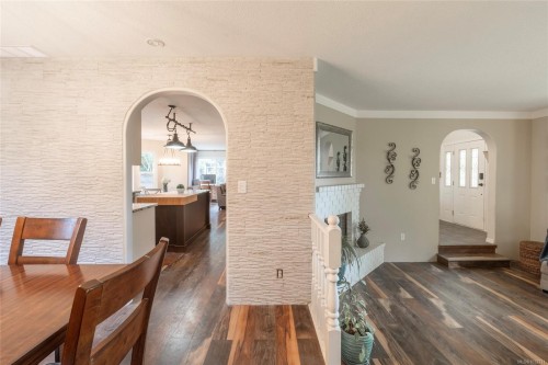 1108 Viewtop Rd, Duncan, BC 