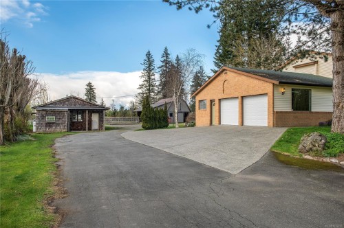 2054 Evergreen Rd, Campbell River, BC 