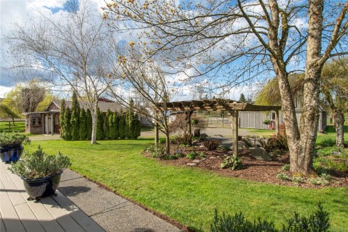 2054 Evergreen Rd, Campbell River, BC 