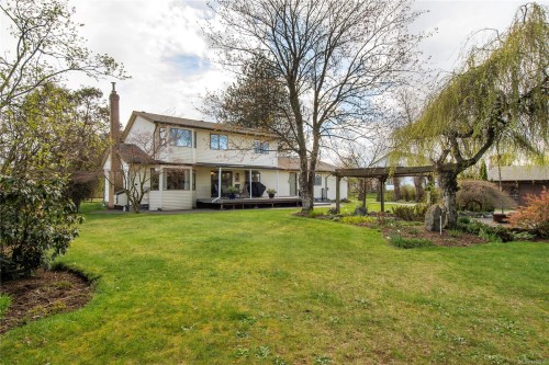 2054 Evergreen Rd, Campbell River, BC 