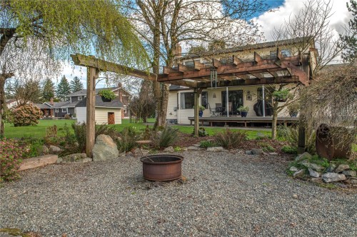 2054 Evergreen Rd, Campbell River, BC 