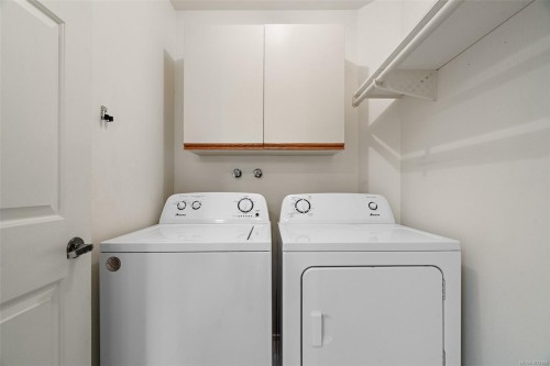 5-10008 Third St, Sidney, BC 