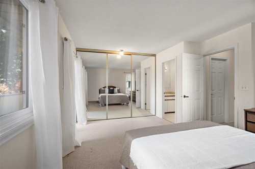 5-10008 Third St, Sidney, BC 