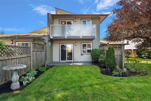 5-10008 Third St, Sidney, BC 