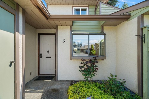 5-10008 Third St, Sidney, BC 