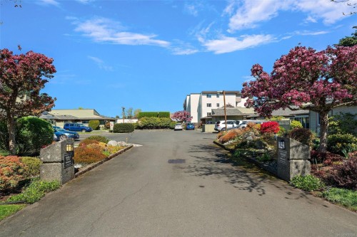 5-10008 Third St, Sidney, BC 