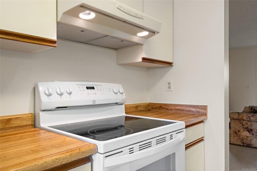 5-10008 Third St, Sidney, BC 