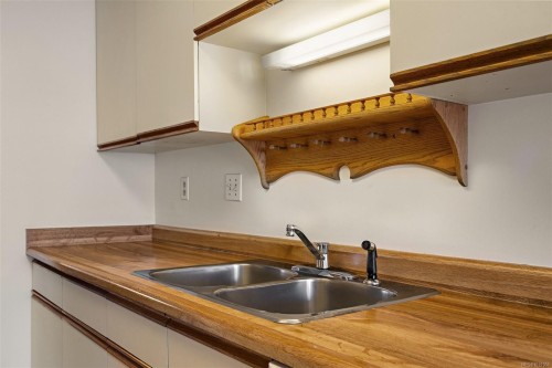 5-10008 Third St, Sidney, BC 