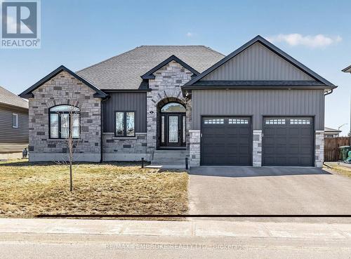 6 NILE STREET  Petawawa, ON K8H 0E7