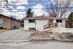 3 Rideau Avenue Coniston, ON P0M 1M0