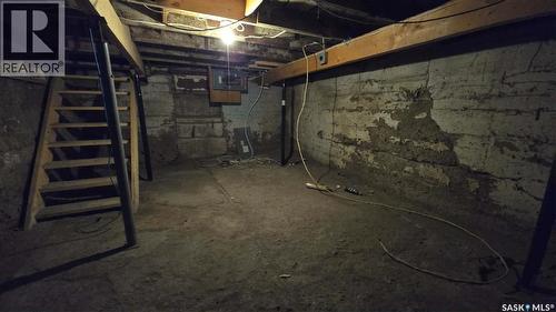 538 9Th Avenue Nw, Moose Jaw, SK - Indoor Photo Showing Basement
