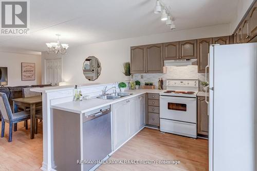 312 - 4003 Kilmer Drive, Burlington, ON - Indoor Photo Showing Kitchen