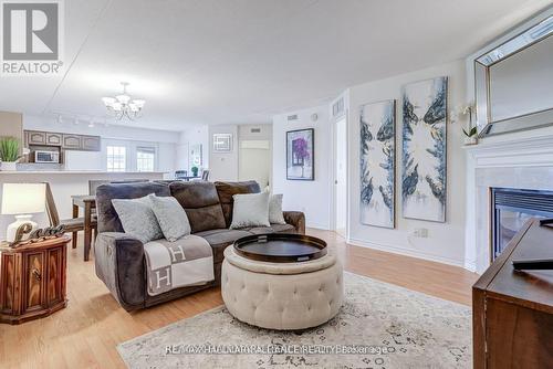 312 - 4003 Kilmer Drive, Burlington, ON - Indoor Photo Showing Living Room
