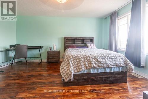 66 Springvalley Crescent, Hamilton, ON - Indoor Photo Showing Bedroom