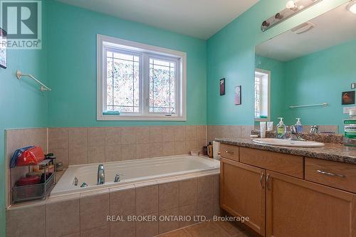 66 Springvalley Crescent, Hamilton, ON - Indoor Photo Showing Bathroom