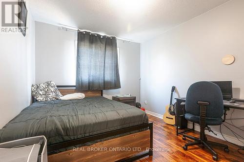 66 Springvalley Crescent, Hamilton, ON - Indoor Photo Showing Bedroom