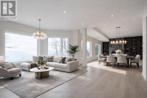 100 Appleby Place, Burlington, ON - Indoor Photo Showing Living Room
