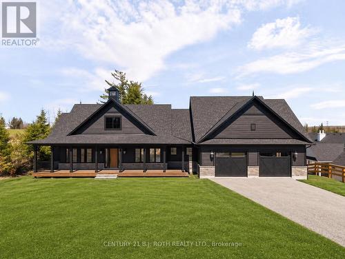 2 FRIESIAN COURT  Oro-Medonte, ON L0K 1E0