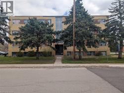 799 ROBINSON Street Unit# 11 Burlington, ON L7R 1Z2