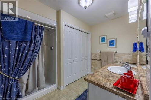 93 Elmhurst Avenue Unit# 8, Simcoe, ON - Indoor Photo Showing Bathroom