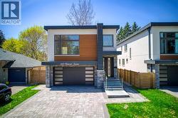 1362 KENMUIR Avenue  Mississauga, ON L5G 4B4