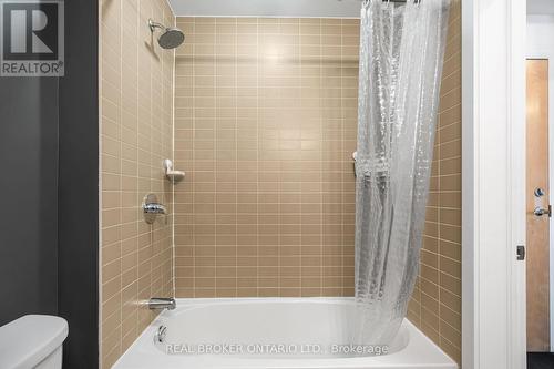 102 - 360 Cumberland Street, Ottawa, ON - Indoor Photo Showing Bathroom