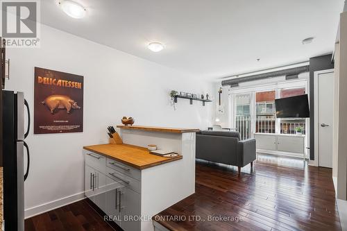 102 - 360 Cumberland Street, Ottawa, ON - Indoor Photo Showing Other Room