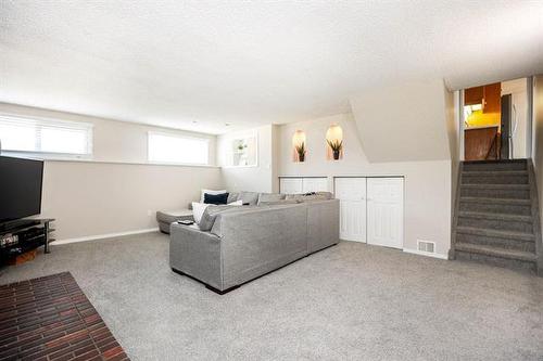 26 Ashworth St, Winnipeg, MB 