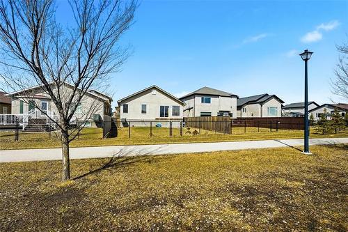 23 Baltic Bay, Winnipeg, MB 