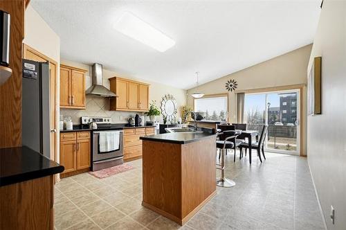 23 Baltic Bay, Winnipeg, MB 