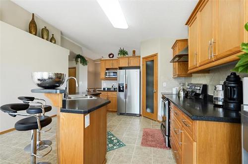 23 Baltic Bay, Winnipeg, MB 