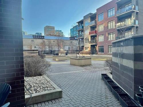 304-340 Waterfront Dr, Winnipeg, MB 