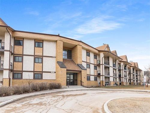 4207-193 Victor Lewis DR  Winnipeg, MB R3P 2A3