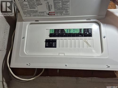 Key West Quarter, Ogema, SK - Indoor Photo Showing Laundry Room