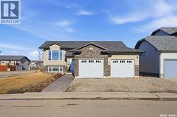 702 Janeson COURT Warman, SK S0K 4S2