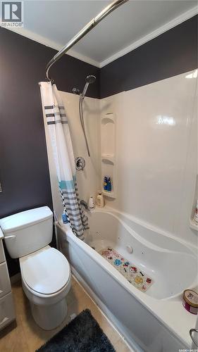 215 Mergens Street, Weyburn, SK - Indoor Photo Showing Bathroom