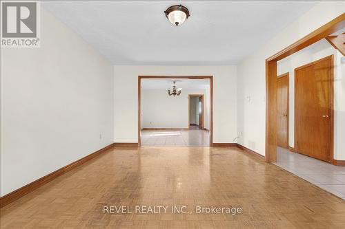 18 Marcel Place, Hamilton, ON - Indoor Photo Showing Other Room