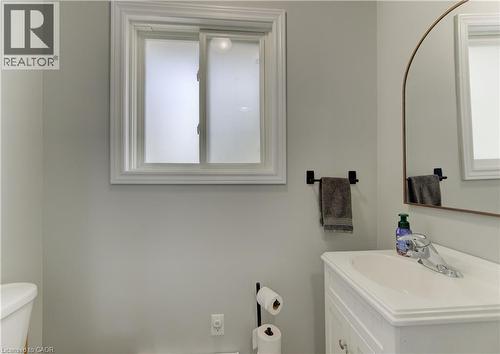 196 Myers Road, Cambridge, ON - Indoor Photo Showing Bathroom