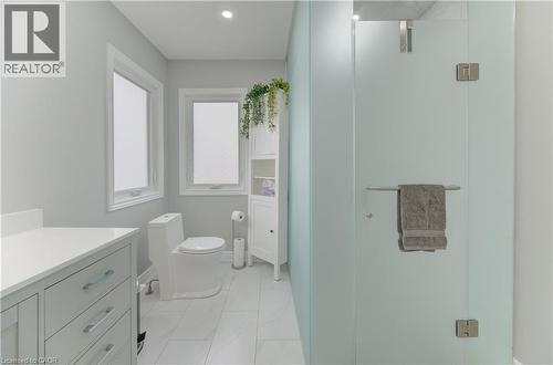 196 Myers Road, Cambridge, ON - Indoor Photo Showing Bathroom