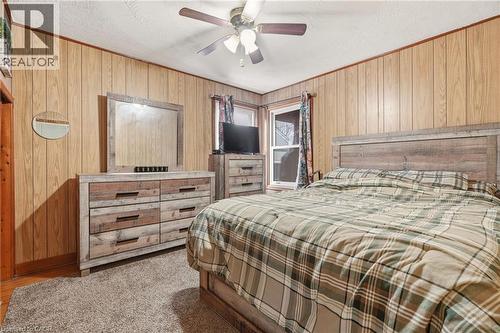 66 East 32Nd Street, Hamilton, ON - Indoor Photo Showing Bedroom